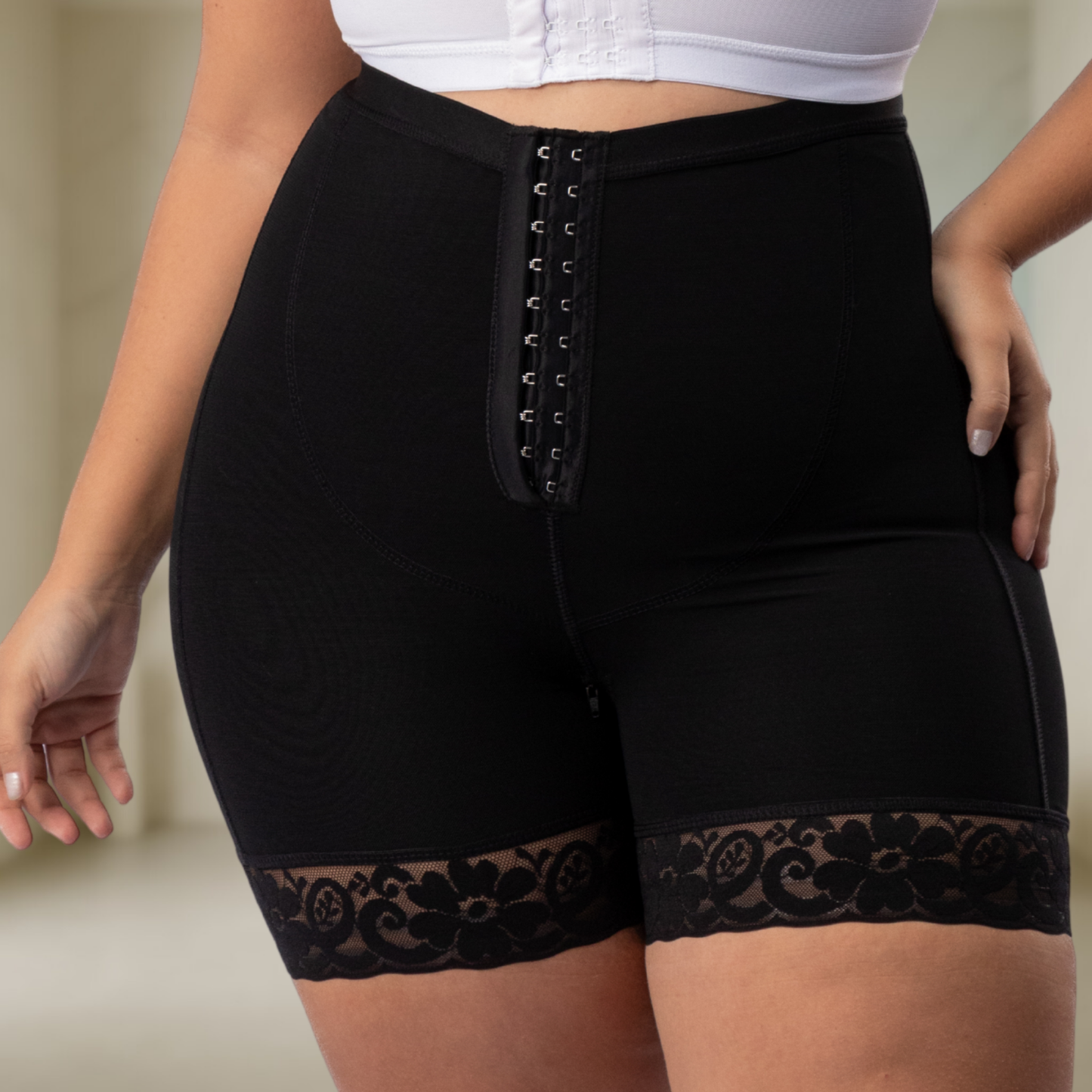 Short Moldeador Tiro Alto con Broche